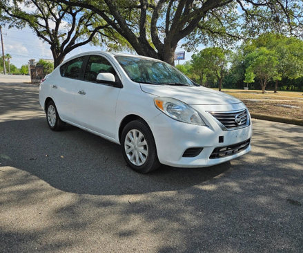 Used 2012 Nissan Versa SV image 2