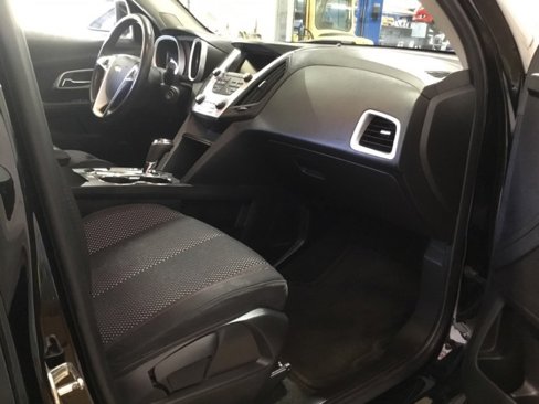 Used 2017 Chevrolet Equinox LT image 48