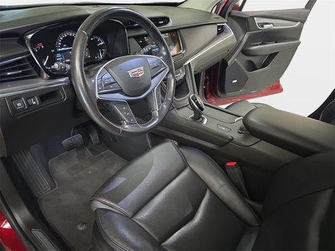 Used 2018 Cadillac XT5 Luxury w/ Driver Awareness Package image 16