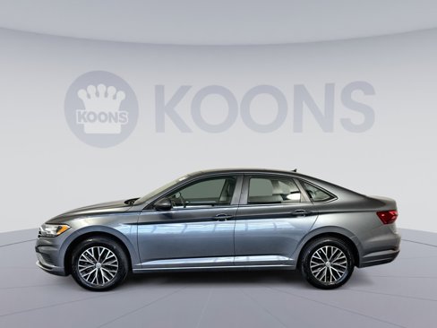 Used 2020 Volkswagen Jetta SE image 2