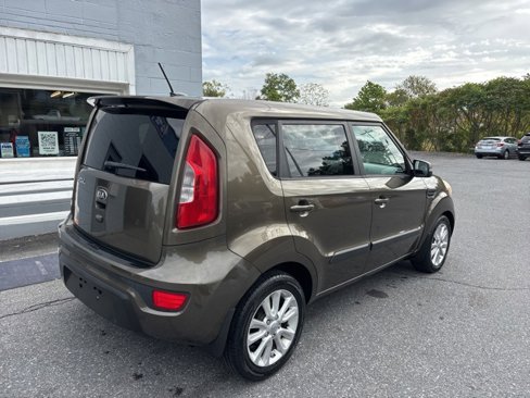 Used 2013 Kia Soul + image 6