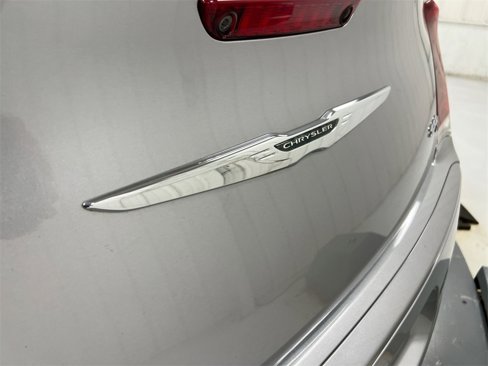 Used 2015 Chrysler 300 S image 26