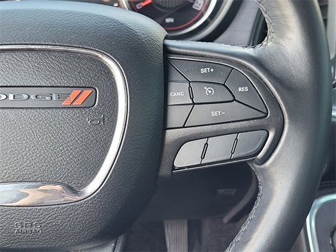 Used 2018 Dodge Challenger SXT image 12