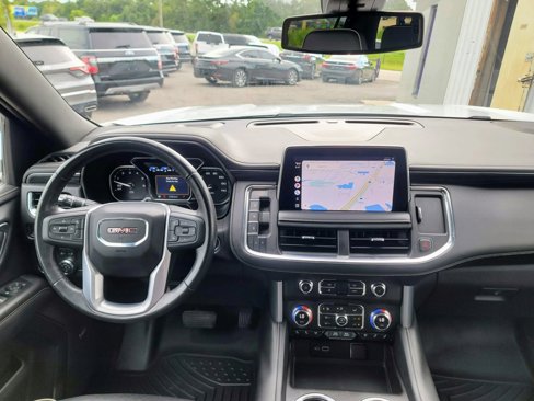 Used 2021 GMC Yukon XL SLT image 11
