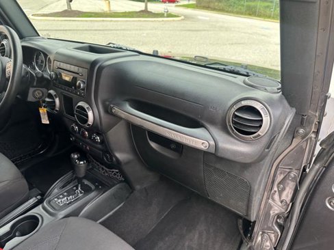 Used 2017 Jeep Wrangler Sport image 14