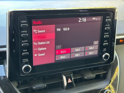 Used 2020 Toyota Corolla LE image 19