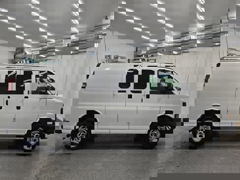 Used 2016 GMC Savana 2500 image 4