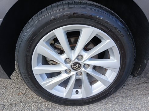 Used 2022 Toyota Camry LE image 17