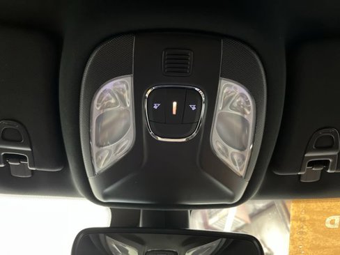 Certified 2024 Jeep Compass Limited image 25