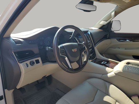 Used 2016 Cadillac Escalade ESV Luxury image 29
