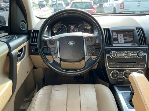 Used 2013 Land Rover LR2 image 13