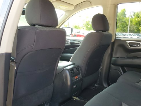 Used 2020 Nissan Pathfinder SV image 18