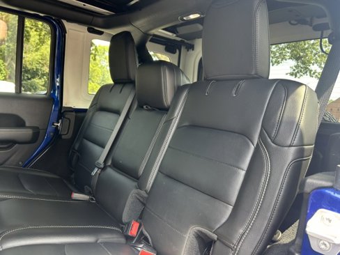 Used 2020 Jeep Wrangler Unlimited Sahara image 21