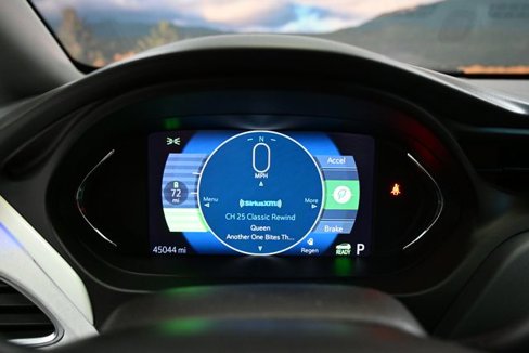 Used 2017 Chevrolet Bolt Premier w/ Driver Confidence II Package image 39