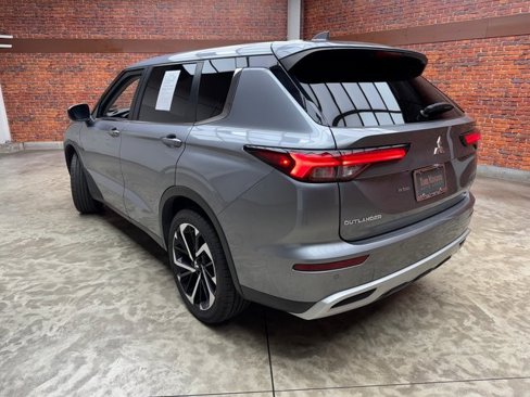 Used 2022 Mitsubishi Outlander SEL Black Edition image 3