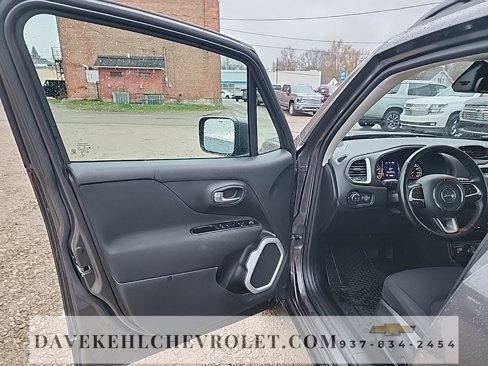 Used 2020 Jeep Renegade Latitude w/ Cold Weather Group image 14