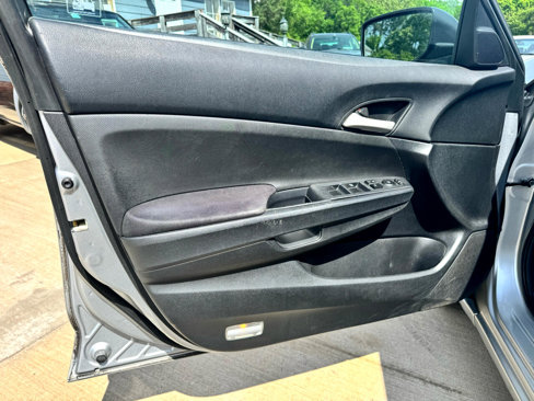 Used 2010 Honda Accord LX image 10