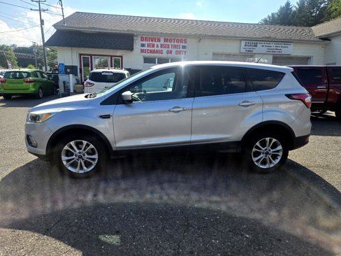 Used 2017 Ford Escape SE image 5