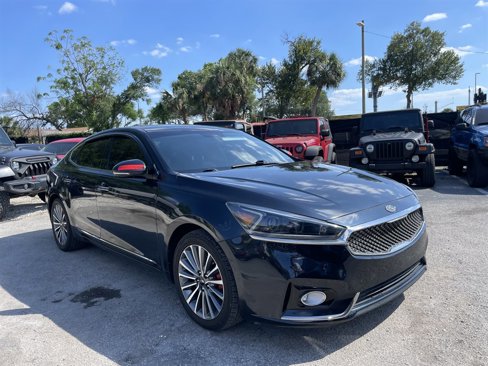 Used 2017 Kia Cadenza Premium w/ Luxury Package image 3