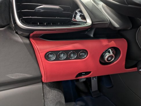 New 2025 McLaren Artura image 17