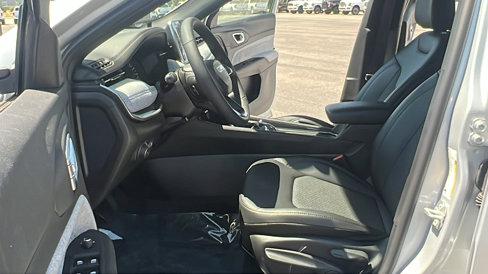 New 2025 Jeep Compass Latitude image 15