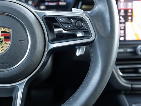 Certified 2021 Porsche Macan image 16