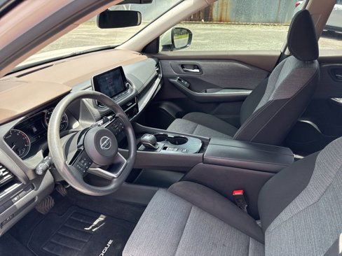 Used 2021 Nissan Rogue SV image 14