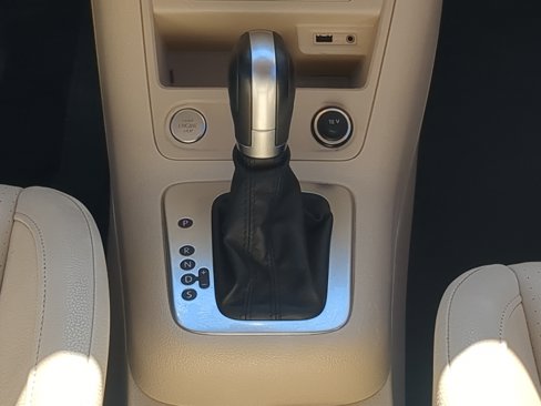 Used 2017 Volkswagen Tiguan S image 25