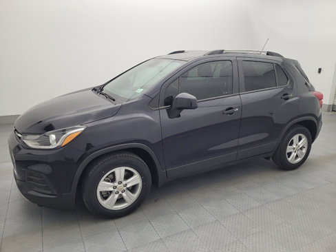 Used 2022 Chevrolet Trax LT w/ LT Convenience Package image 2