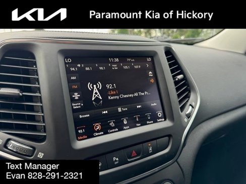 Used 2023 Jeep Cherokee Altitude Lux w/ Lux Elite Package image 9