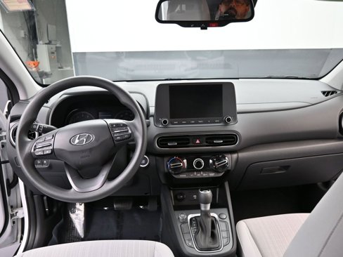 Used 2023 Hyundai Kona SEL image 10