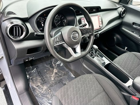 Used 2021 Nissan Kicks SV image 9