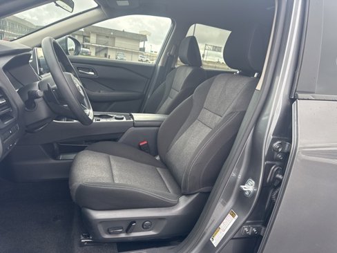 Used 2024 Nissan Rogue SV image 18