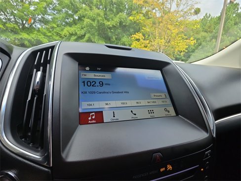 Used 2019 Ford Edge Titanium w/ Cold Weather Package image 16