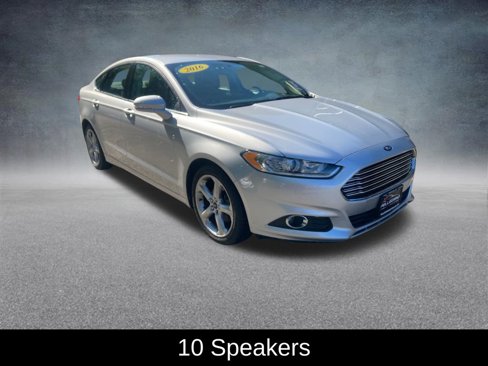 Used 2016 Ford Fusion SE image 9