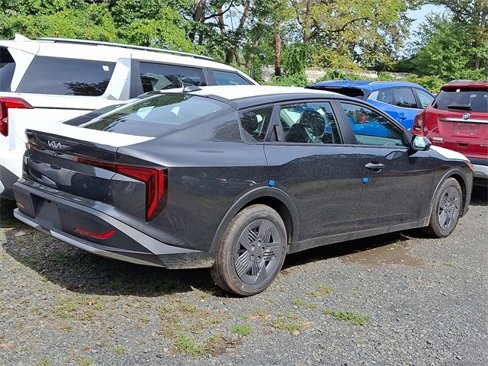 New 2025 Kia K4 LX image 2