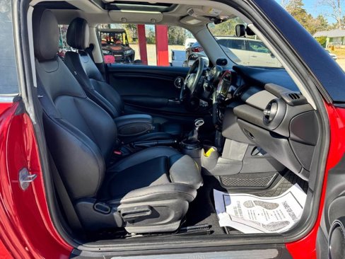 Used 2015 MINI Cooper 2-Door Hardtop image 25
