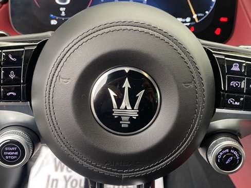 Used 2023 Maserati Grecale Modena image 24