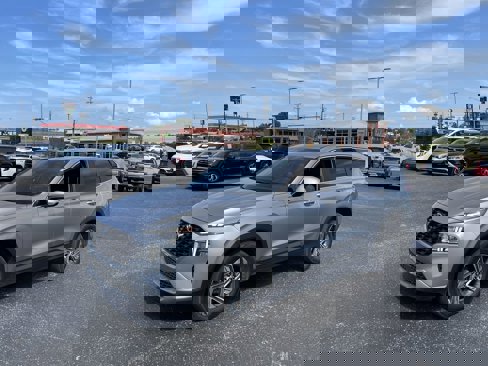 Used 2023 Hyundai Santa Fe SE image 1
