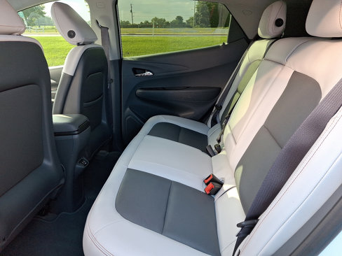 Used 2017 Chevrolet Bolt Premier w/ Driver Confidence II Package image 10