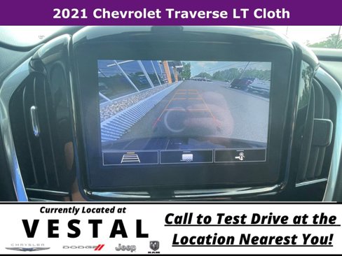 Used 2021 Chevrolet Traverse LT image 24