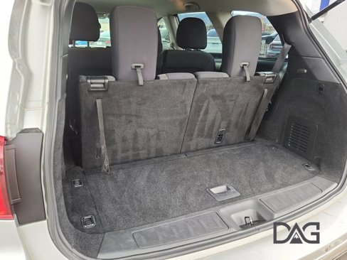 Used 2019 Nissan Pathfinder SV image 19