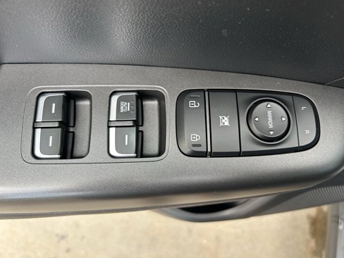 Used 2022 Kia Sportage LX image 16