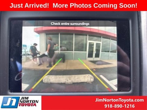 Used 2021 Dodge Challenger SXT w/ Driver Convenience Group image 11