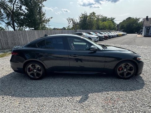 Used 2017 Alfa Romeo Giulia w/ Sport Appearance Package image 8