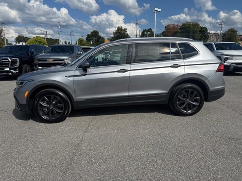 Used 2022 Volkswagen Tiguan SE image 3
