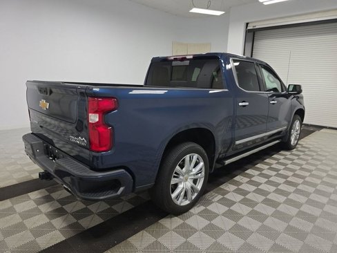 Used 2022 Chevrolet Silverado 1500 High Country w/ High Country Premium Package image 2