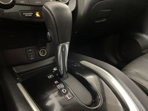 Used 2016 Nissan Rogue SL image 28