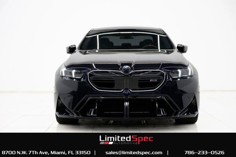 Used 2025 BMW M5 image 2