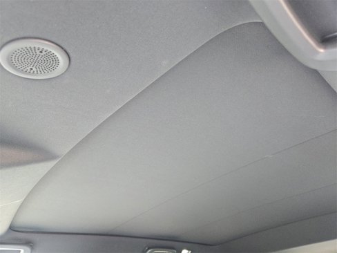 Certified 2025 Land Rover Discovery Sport Dynamic SE image 26